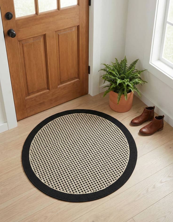 Detail image of 3' x 3'  Washable Border Indoor / Outdoor Round Rug
