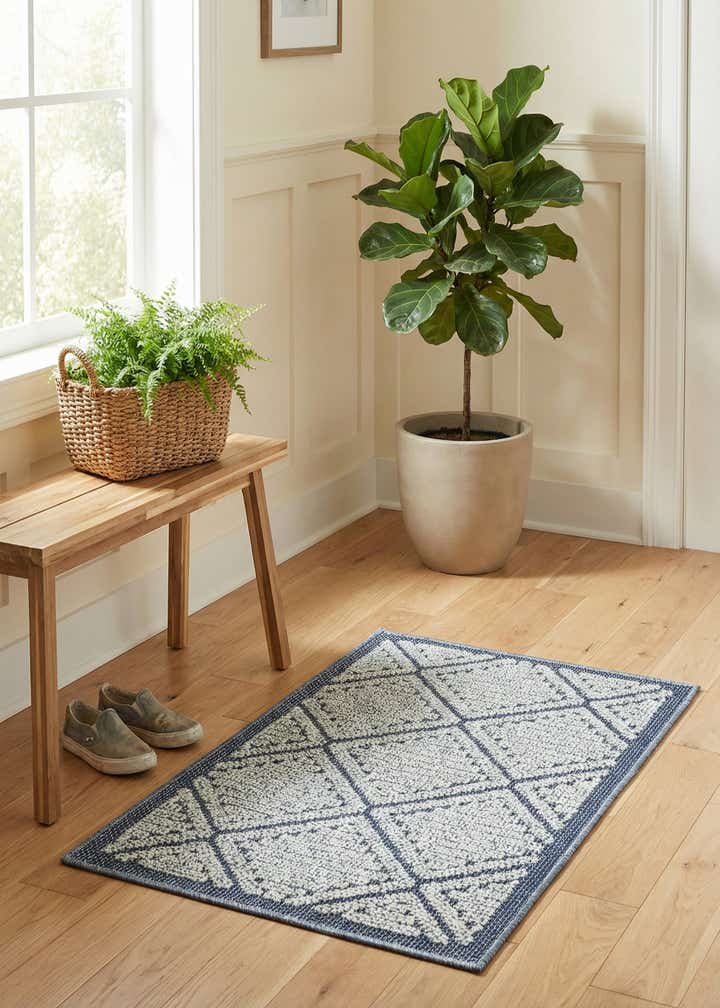 2' x 3' 1 Easy-Clean Trellis Indoor / Outdoor Rug
