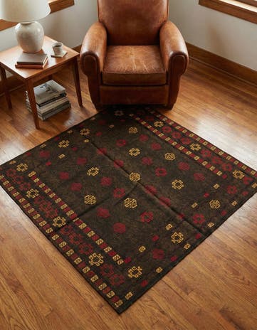 4' x 4' Hand Knotted Sumak Wool Square Rug