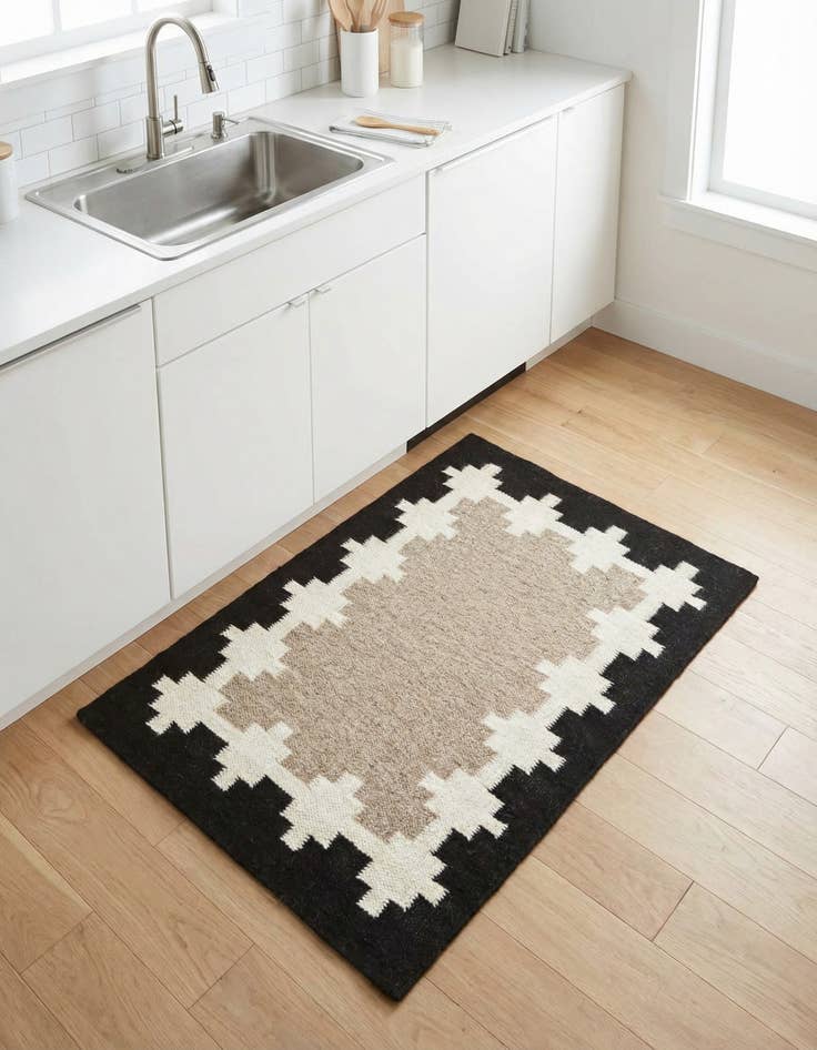 Detail image of 2' x 3' 1  Hand Woven Kilim Wool Rug