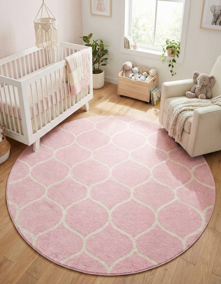 Detail image of 7' x 7' Lattice Frieze Round Rug