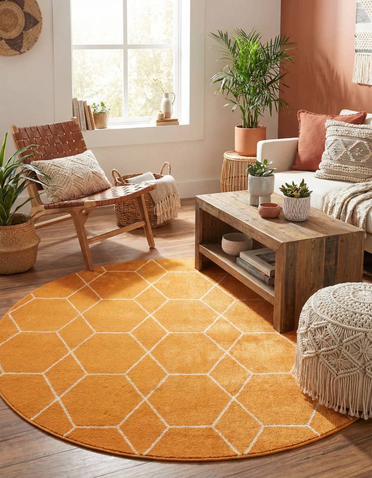 Detail image of 7' 10 x 7' 10 Lattice Frieze Round Rug