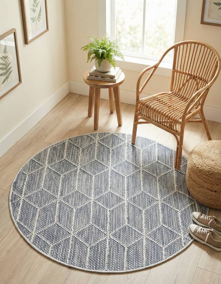Detail image of 3' 1 x 3' 1 Washable Lattice Indoor / Outdoor Round Rug