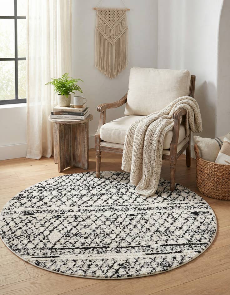 Detail image of 4' x 4' Morocco Round Rug