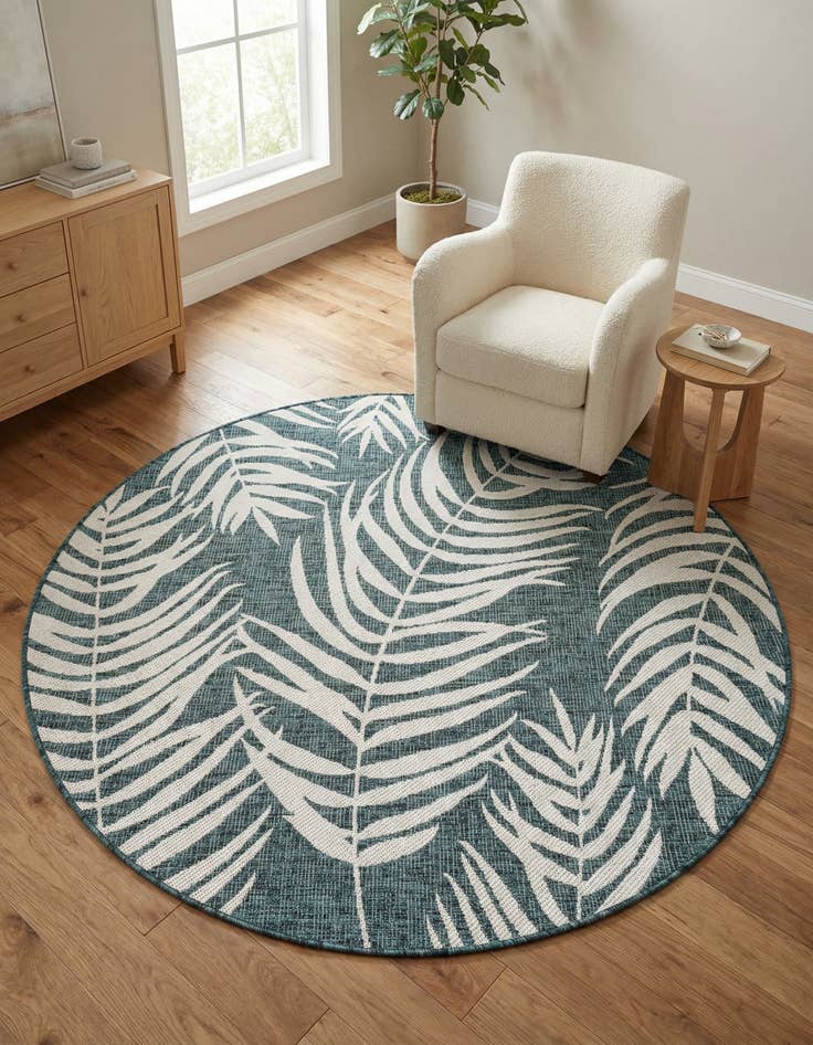 Detail image of 5' 3 x 5' 3 Washable Botanical Indoor / Outdoor Round Rug
