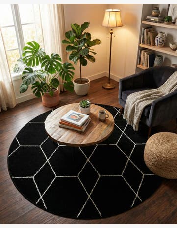 Black Lattice Frieze Round Rug