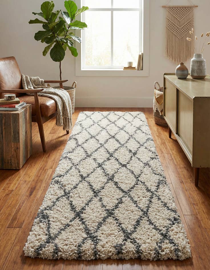 Detail image of 2' x 5' Marrakesh Shag Runner Rug