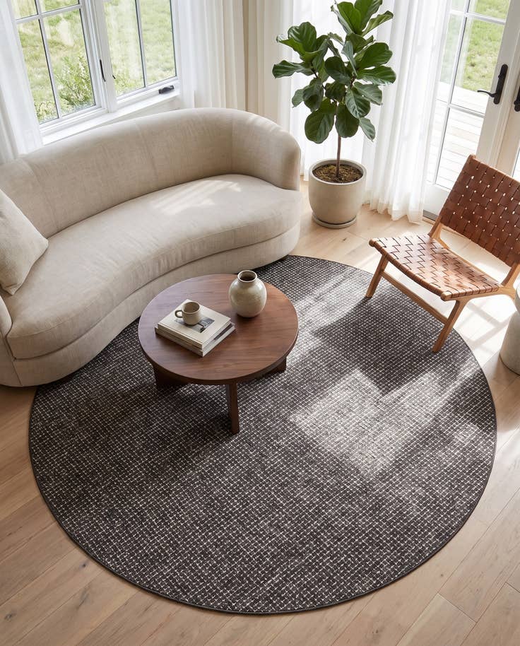 Detail image of 7' 10 x 7' 10 Easy-Clean Checkered Indoor / Outdoor Round Rug