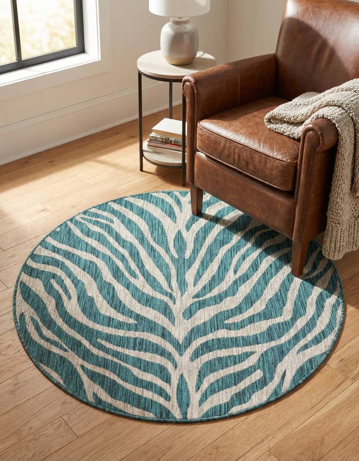 Detail image of 4' x 4'  Washable Safari Indoor / Outdoor Round Rug