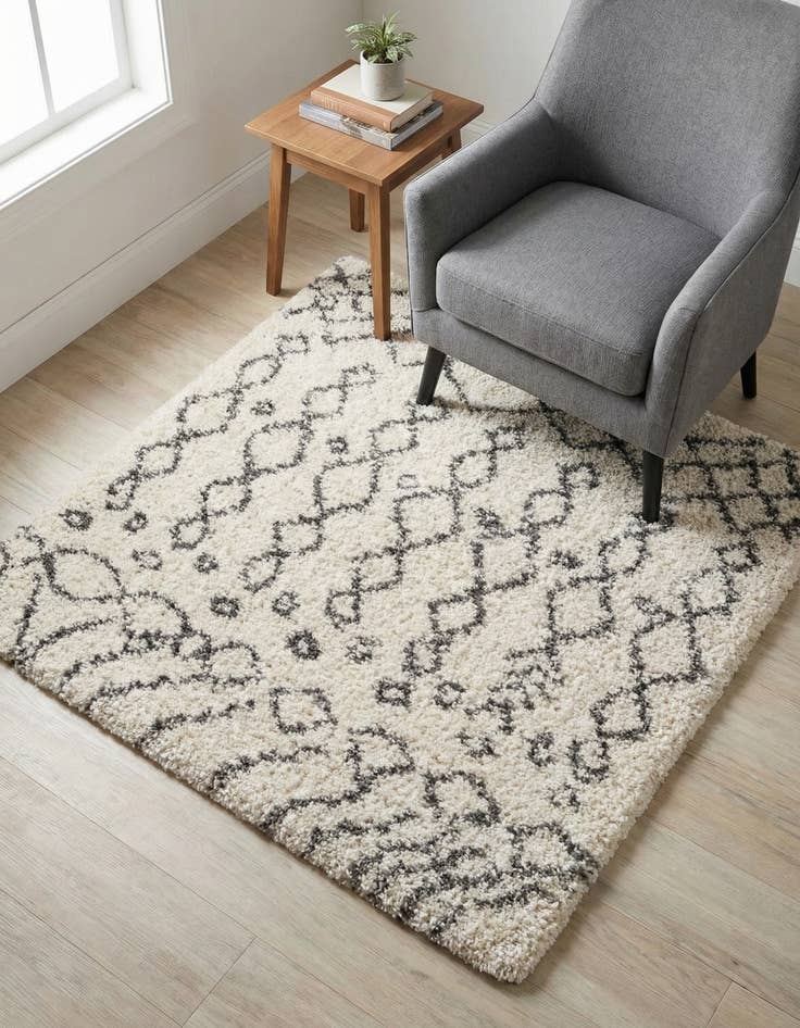 Detail image of 4' x 4' Marrakesh Shag Square Rug