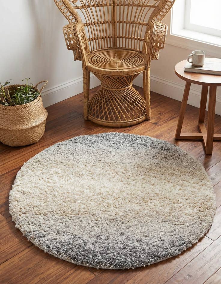 Detail image of 3' 3 x 3' 3 Lagom Shag Round Rug