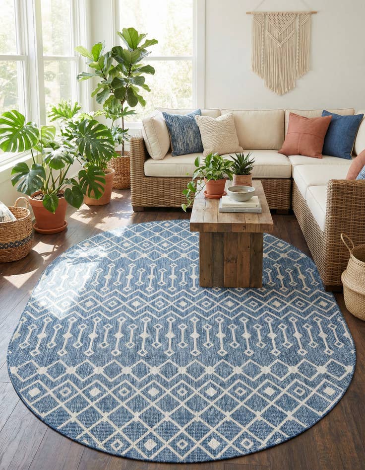 Detail image of 7' 10 x 10' Easy-Clean Trellis Indoor / Outdoor Oval Rug