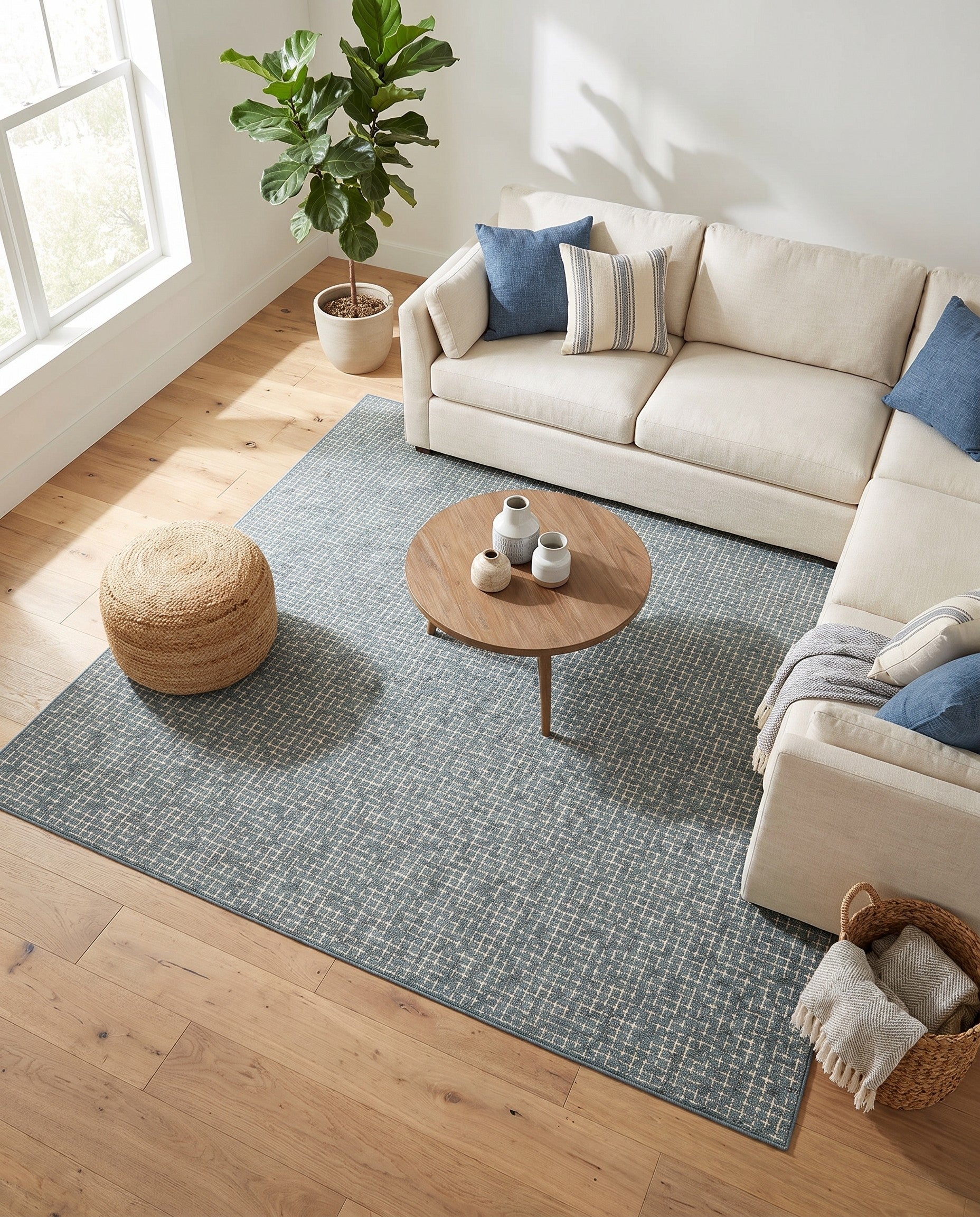 7' 10 x 7' 10 Easy-Clean Checkered Indoor / Outdoor Square Rug