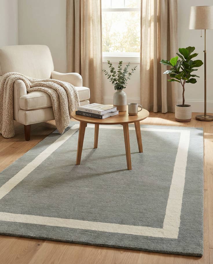 Detail image of 3' 3 x 5' 3 Jill Zarin Border Wool Rug
