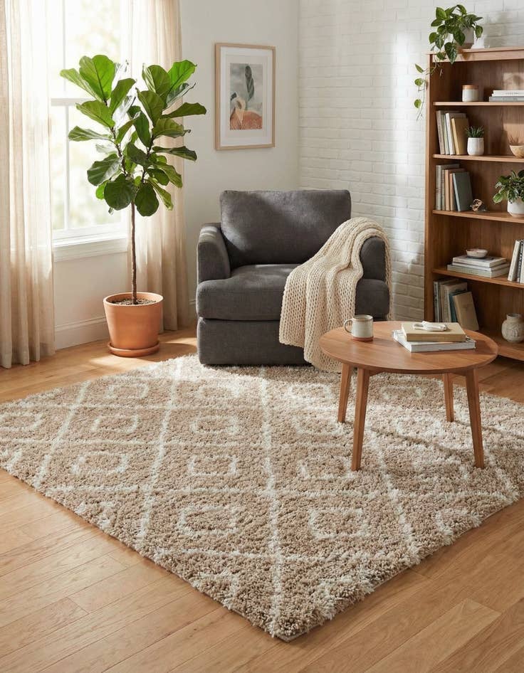 Detail image of 6' x 6' Lattice Shag Square Rug