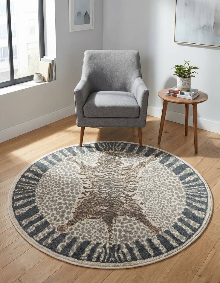 Detail image of 4' x 4' Safari Round Rug