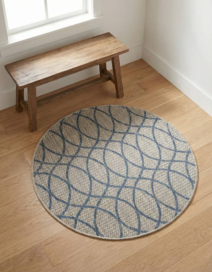Detail image of 3' x 3' Washable Lattice Indoor / Outdoor Round Rug