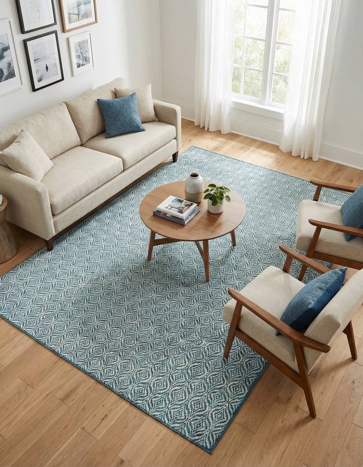 Detail image of 7' x 10' Easy-Clean Lattice Indoor / Outdoor Rug