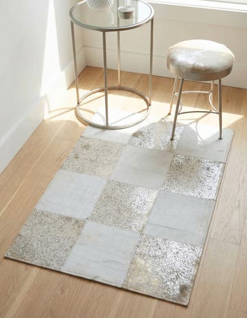 2' 1 x 3' 1 Cowhide Leather Rug