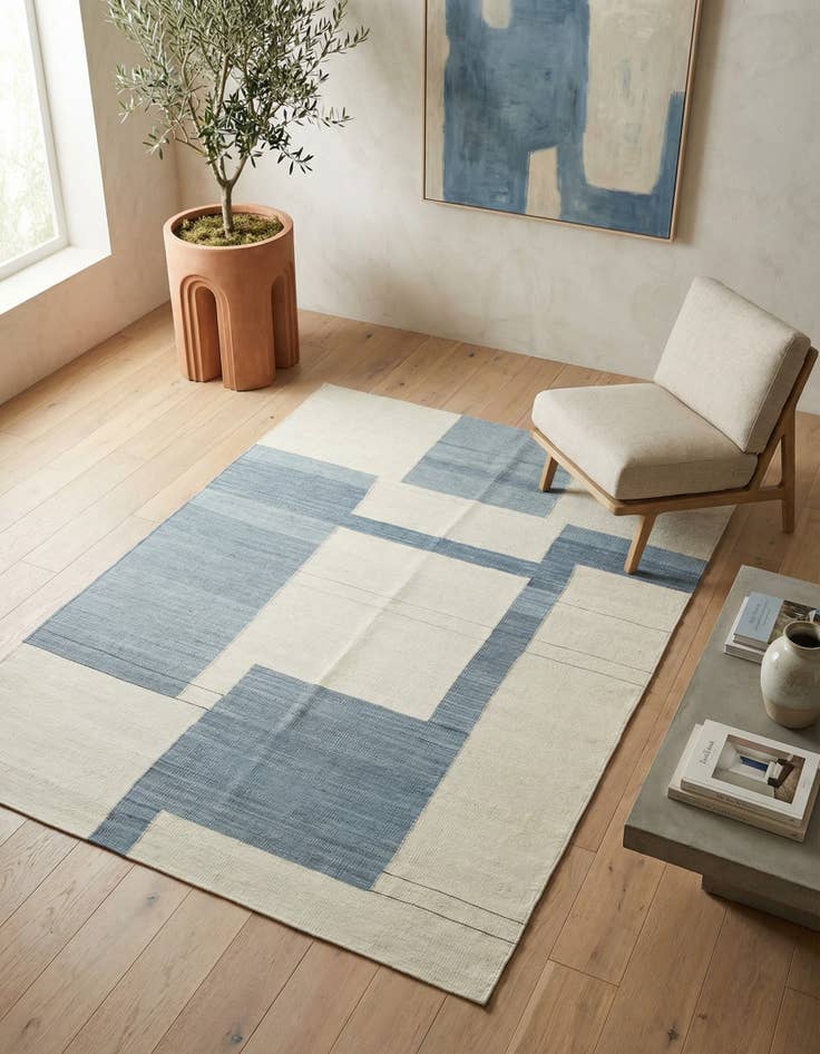 Detail image of 4' 2 x 5' 10 Hand Woven Kilim Modern Wool Rug