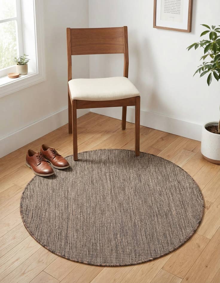 Detail image of 3' 1 x 3' 1 Washable Solid Indoor / Outdoor Round Rug