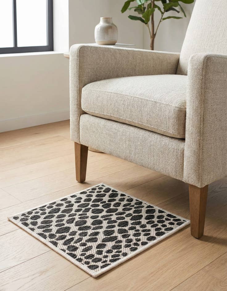 Detail image of 1' 4 x 1' 4 Washable Jill Zarin Cape Town Indoor / Outdoor Sample Rug