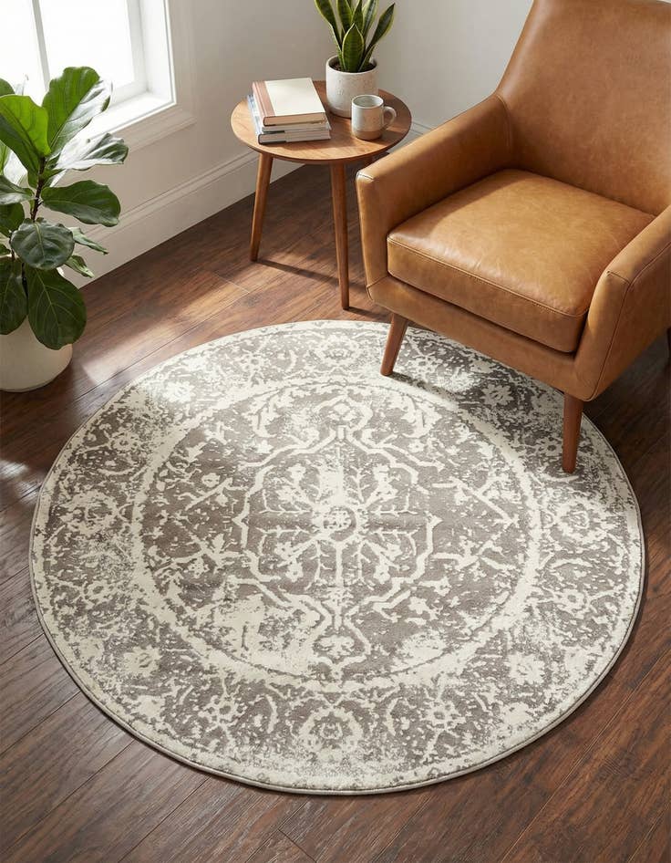 Detail image of 4' x 4' New Vintage Round Rug