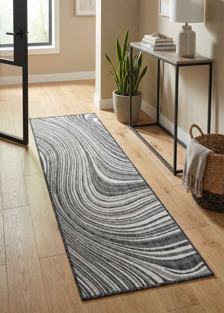 2' x 6' Easy-Clean Modern Indoor / Outdoor Runner Rug