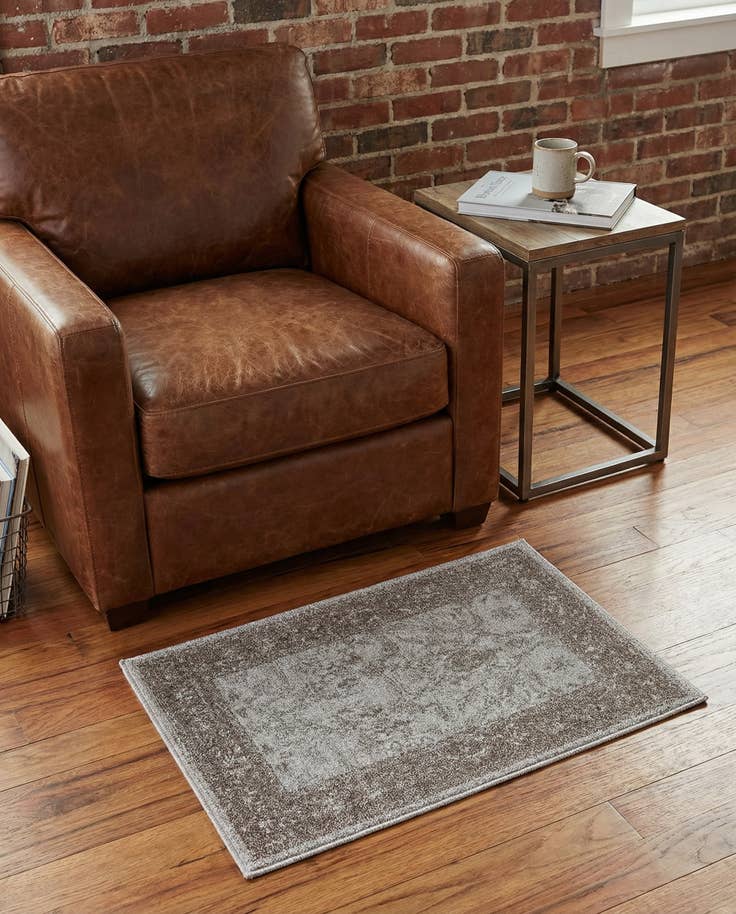 Detail image of 2' x 3' Miranda Rug