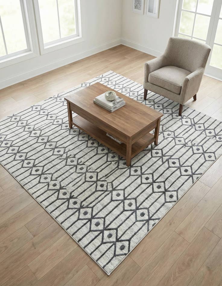 Detail image of 7' x 7' Lattice Trellis Square Rug