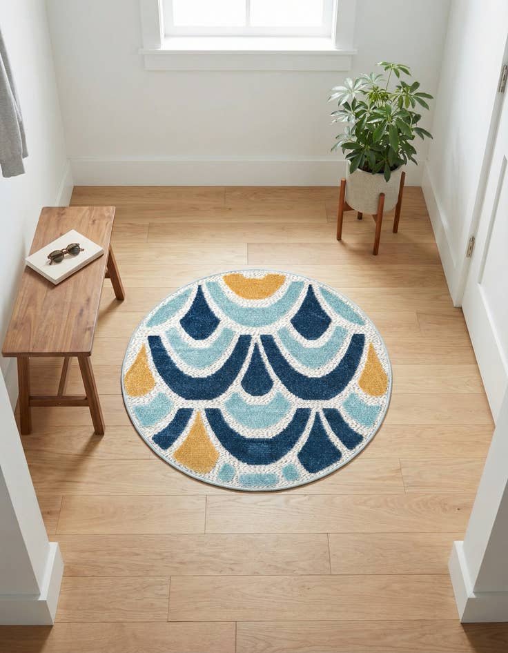 Detail image of 3' 3 x 3' 3  Washable Belize Indoor / Outdoor Round Rug