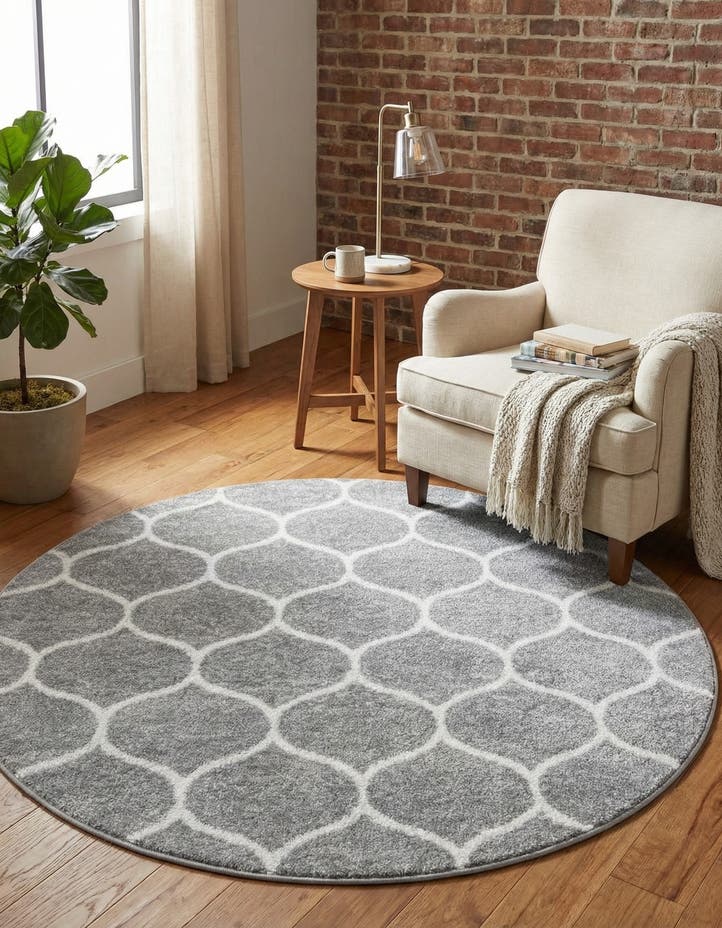 5' 3 x 5' 3 Lattice Frieze Round Rug