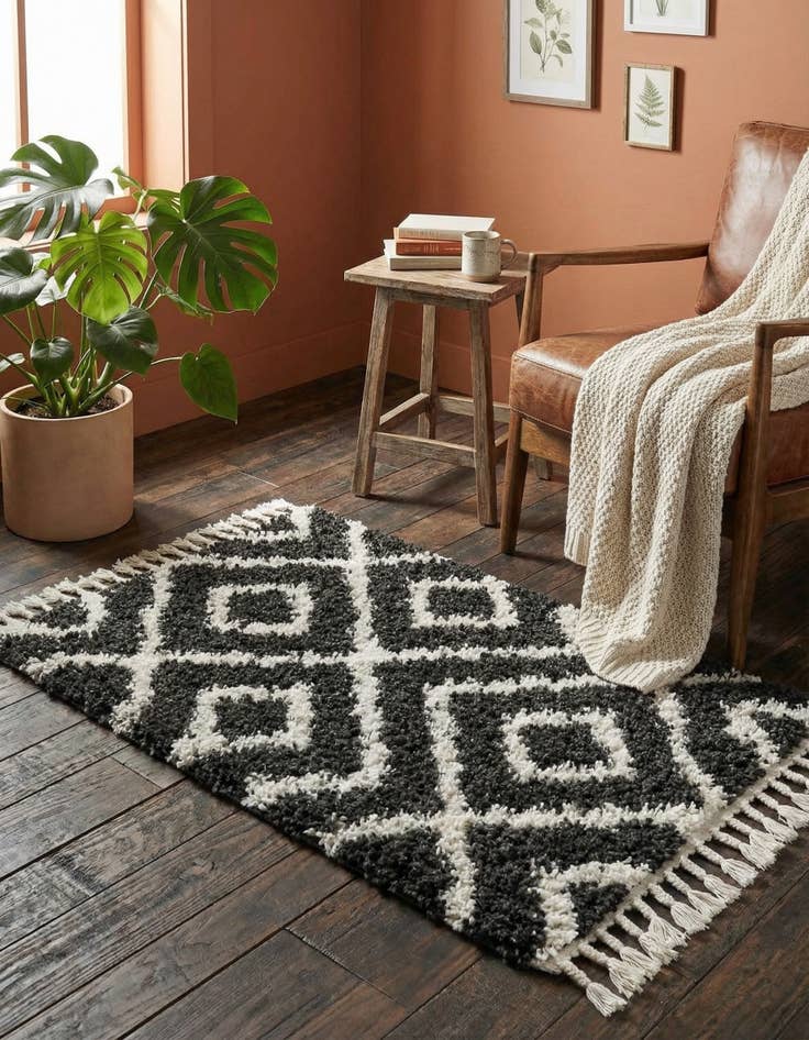 Detail image of 2' 2 x 3' Lagom Shag Rug