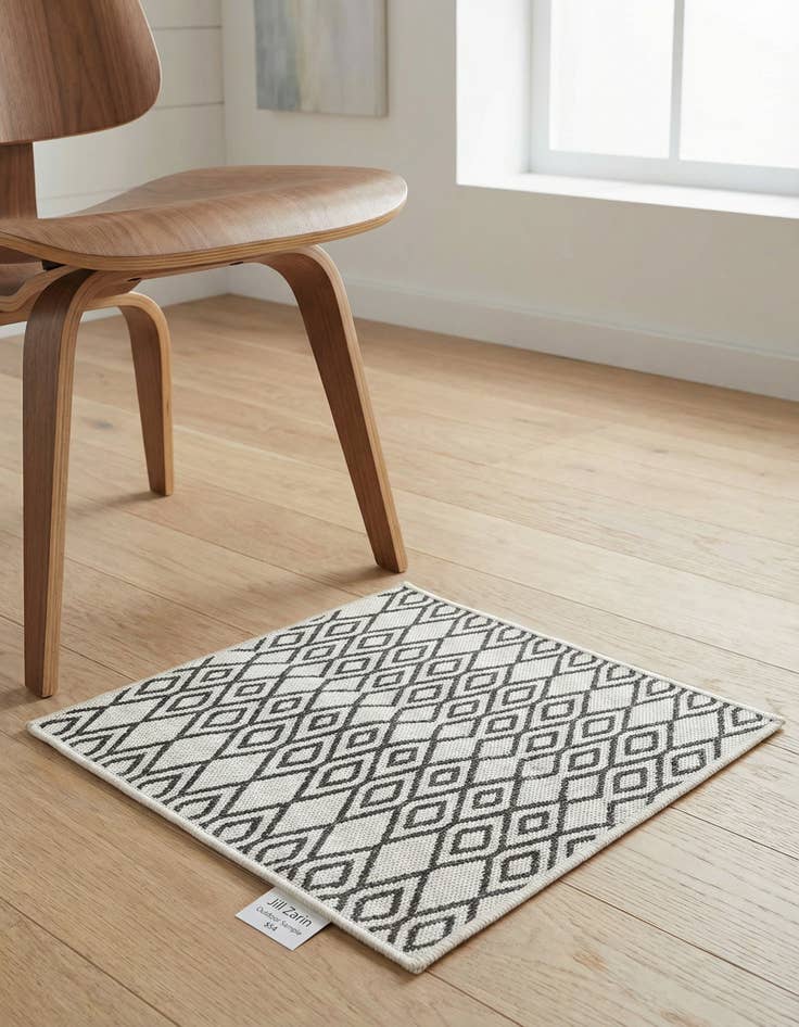 Detail image of 1' 4 x 1' 4 Washable Jill Zarin Turks and Caicos Indoor / Outdoor Sample Rug