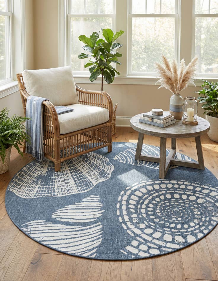 Detail image of 7' x 7' Easy-Clean Coastal Indoor / Outdoor Round Rug