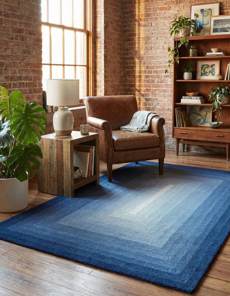 Detail image of 4' 1 x 6' 1 Ombre Wool Rug