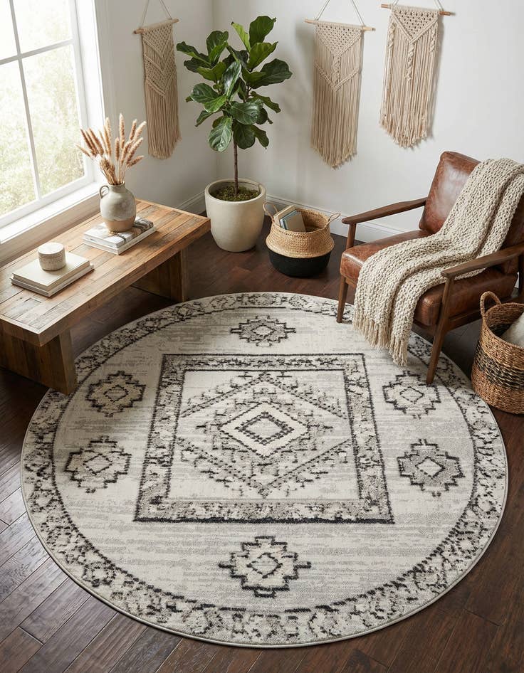 Detail image of 7' x 7' Cherokee Round Rug