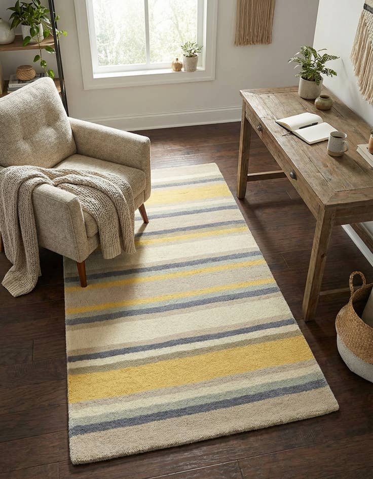 Detail image of 2' 8 x 4' 10 Luna Wool Rug