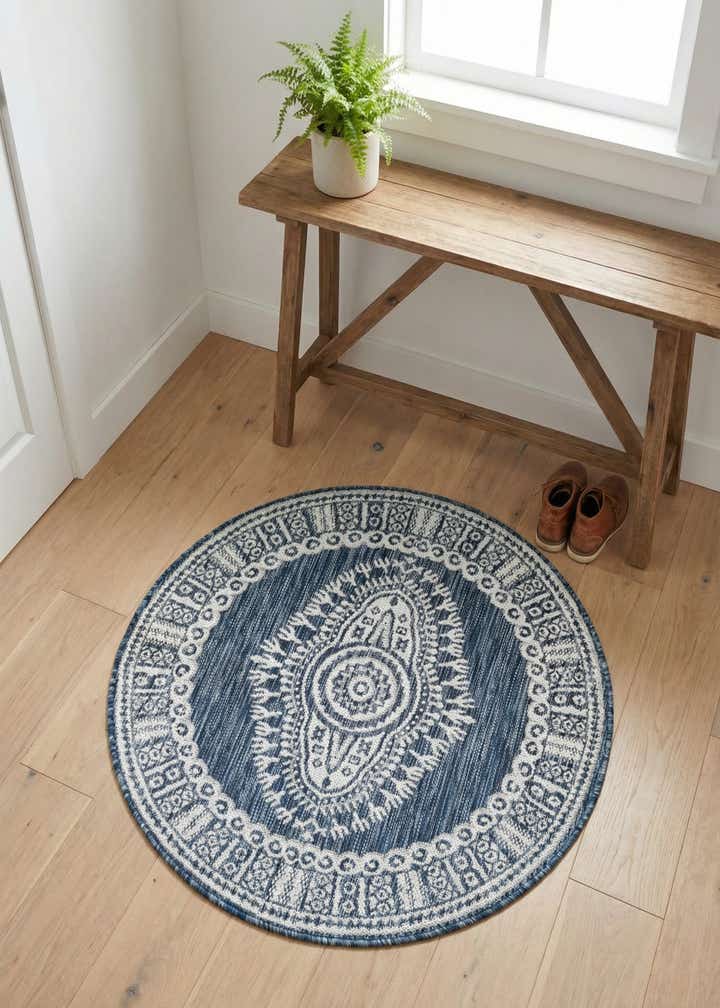 3' x 3' Easy-Clean Traditional Indoor / Outdoor Round Rug