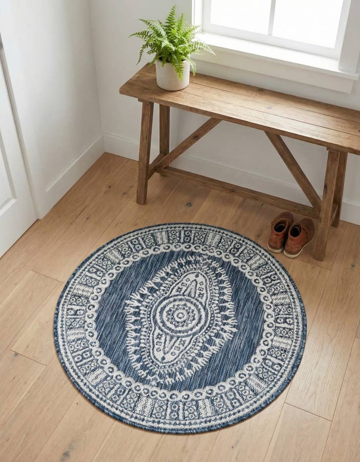 Detail image of 3' x 3' Easy-Clean Traditional Indoor / Outdoor Round Rug