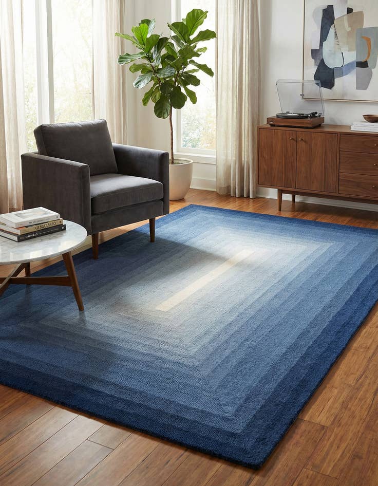 Detail image of 5' 1 x 8' Ombre Wool Rug