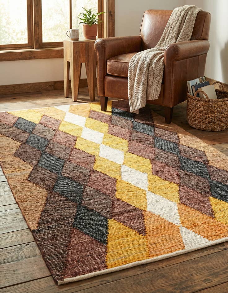 Detail image of 5' 1 x 8' Hand Braided Chindi Cotton Rug