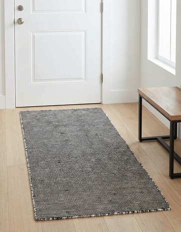 Black Sky Easy-Clean Jill Zarin Palm Springs Indoor / Outdoor Runner Rug