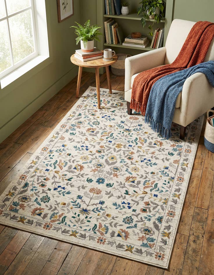 Detail image of 3' 3 x 5' 3 Blossom Rug