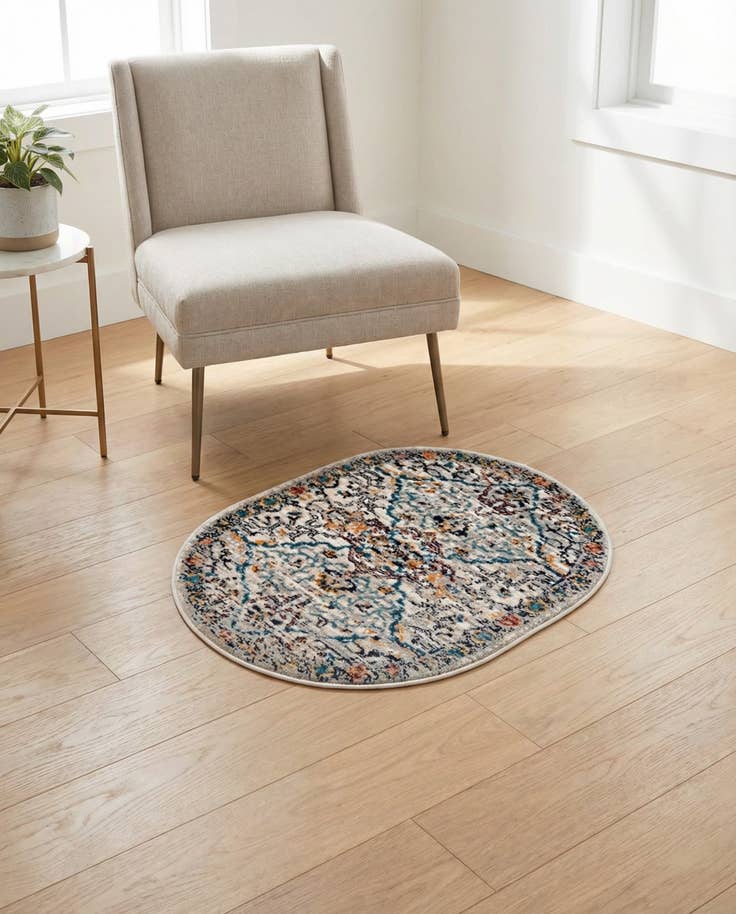 Detail image of 2' 2 x 3' Lola Oval Rug