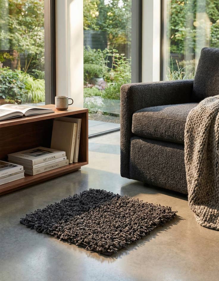 Detail image of 1' x 1' Solid Shag Sample Rug