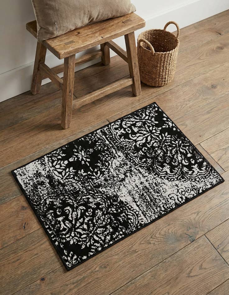 Detail image of 2' x 3' Monte Carlo Rug