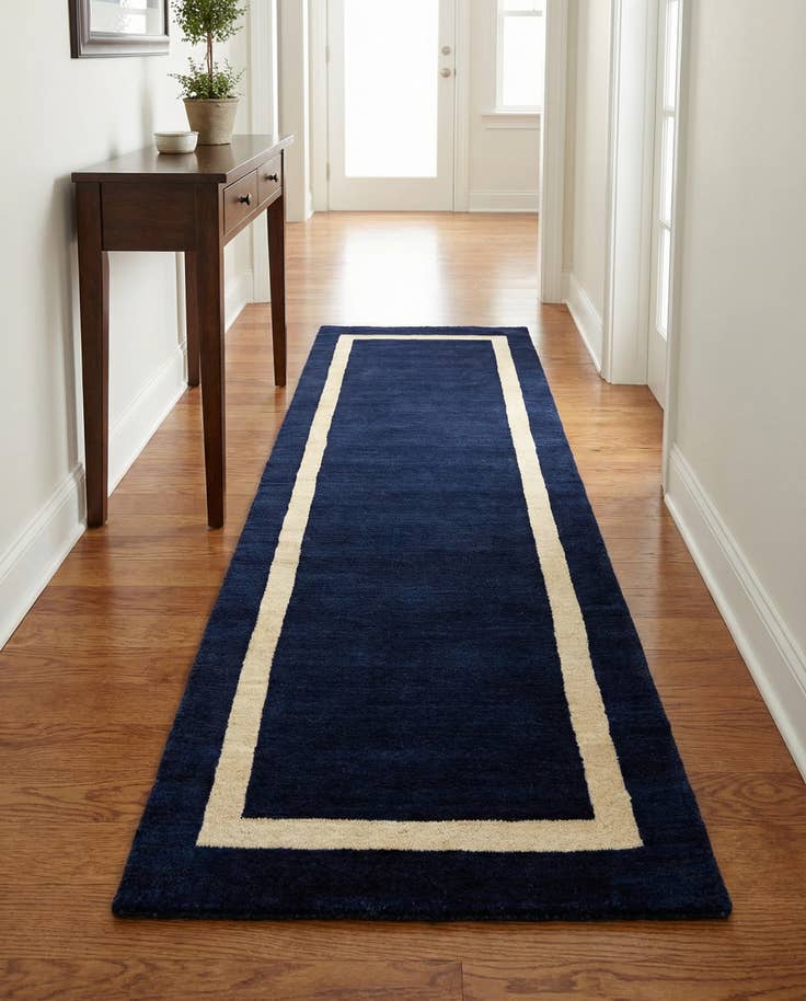 Detail image of 2' x 6' 1 Jill Zarin Border Wool Runner Rug