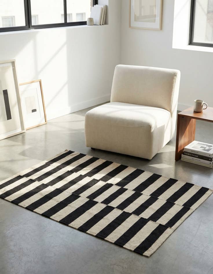 Detail image of 2' 8 x 3' 10 Hand Woven Kilim Modern Wool Rug