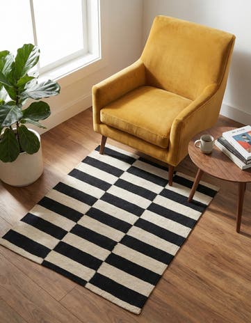 2' 8 x 3' 10 Hand Woven Kilim Modern Wool Rug